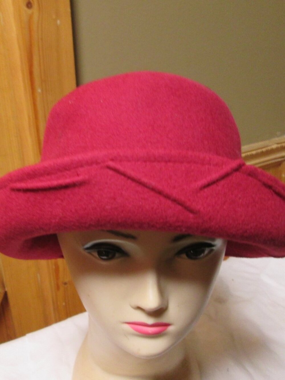 Vtg Platania 100 wool up rim bucket cloche glam red wool hat made in Italy
